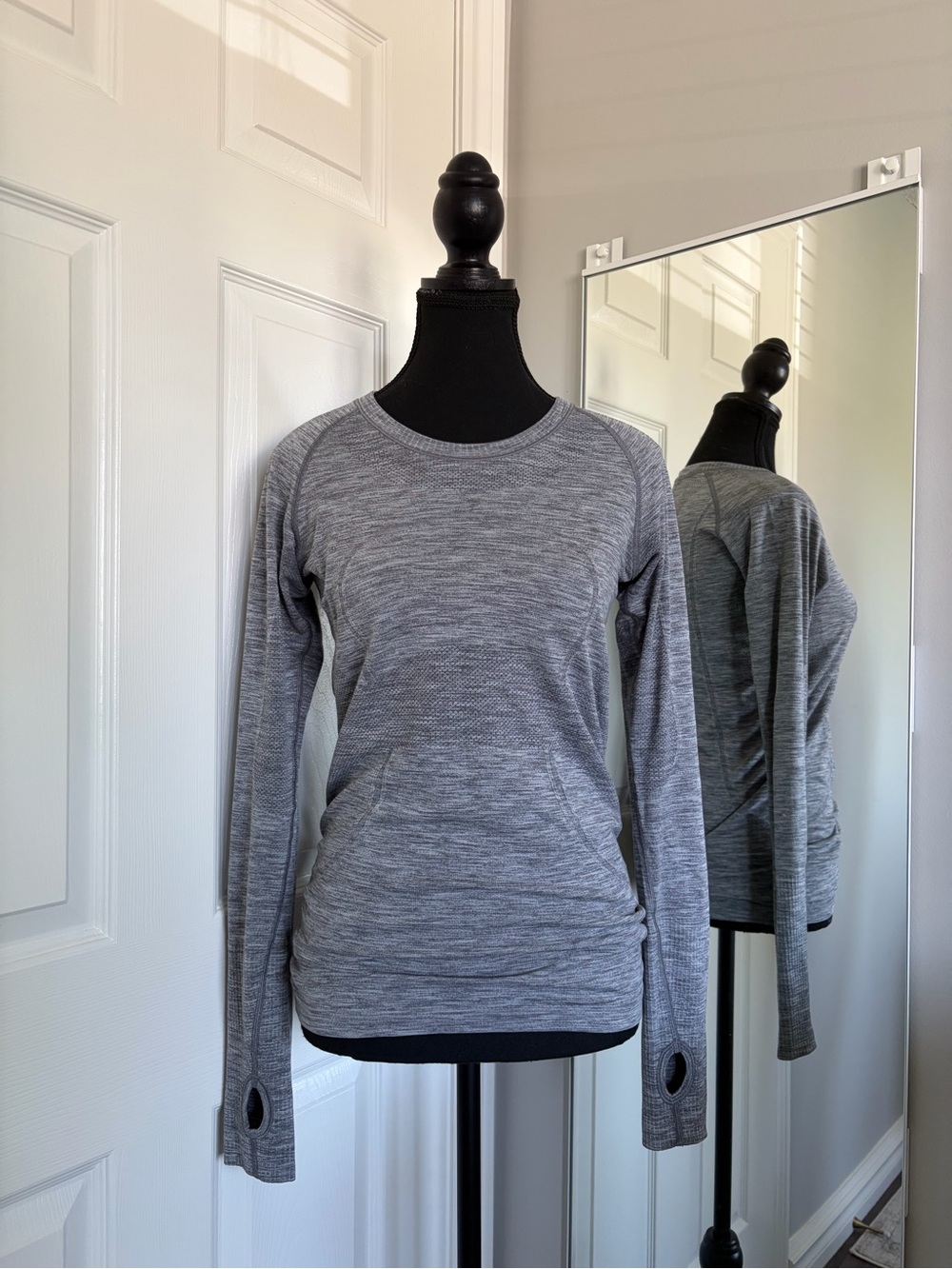 Lululemon Swiftly Tech Long Sleeve Shirt - Full Length - Size 6